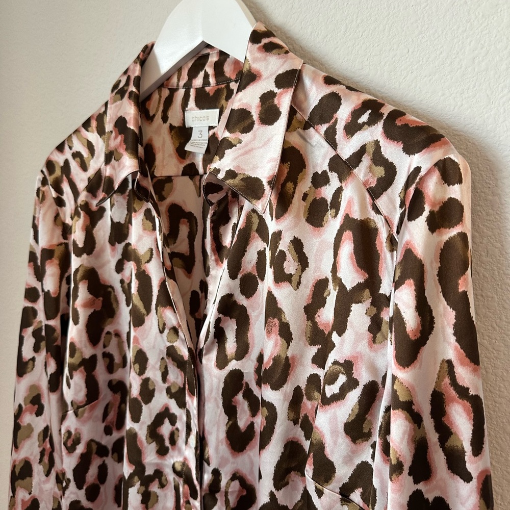 ☀️ CHICO’S Leopard Print Satin Button-Up Shirt